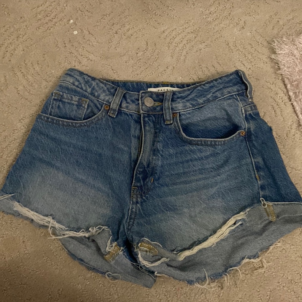 Pacsun shorts mom style size 23 pick up from house in Phoenix Az